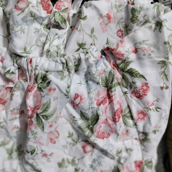 White floral strips top - Picture 5 of 8